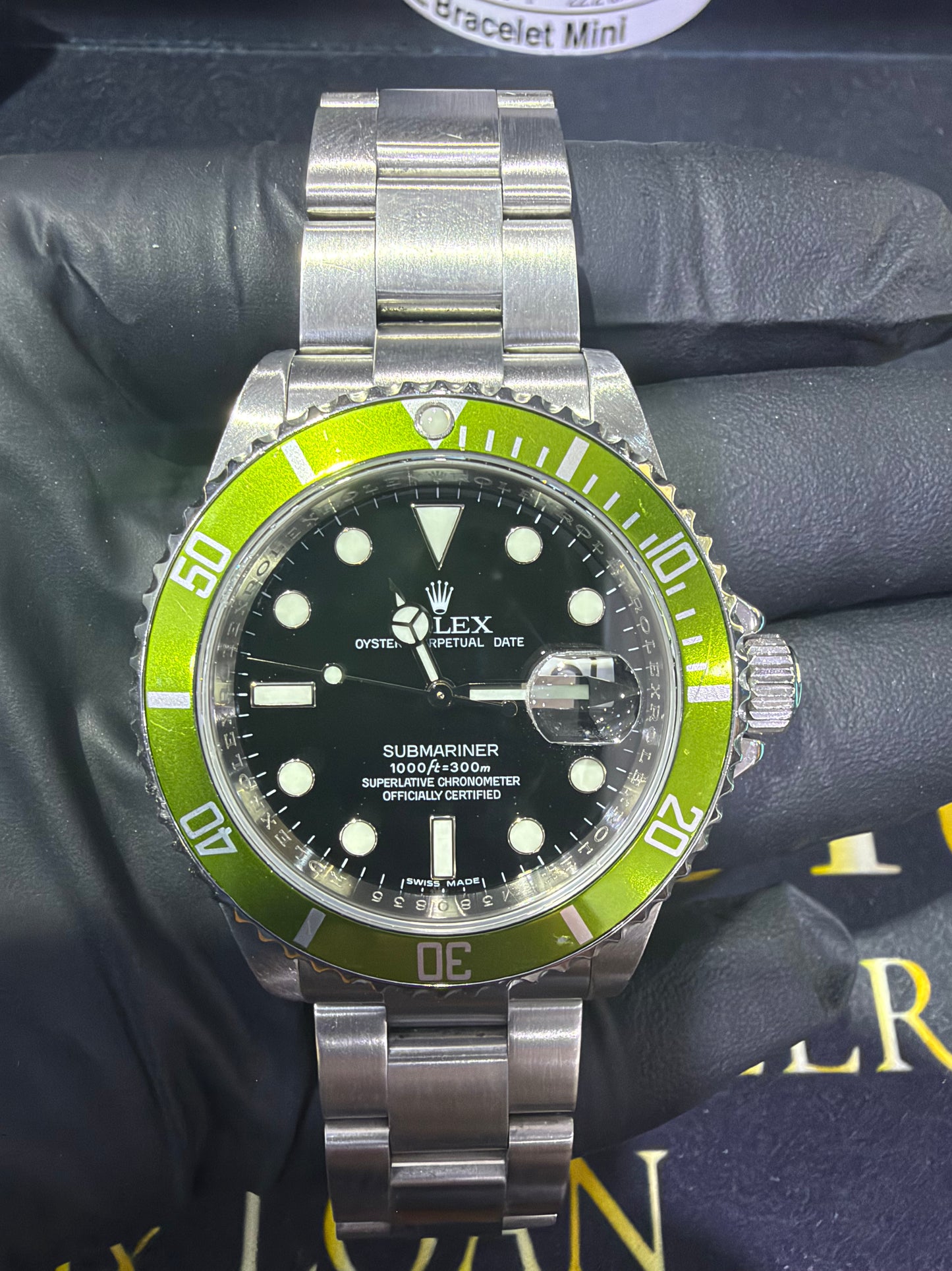 Rolex Submariner Kermit Black Dial on Oyster 16610LV Complete 2007