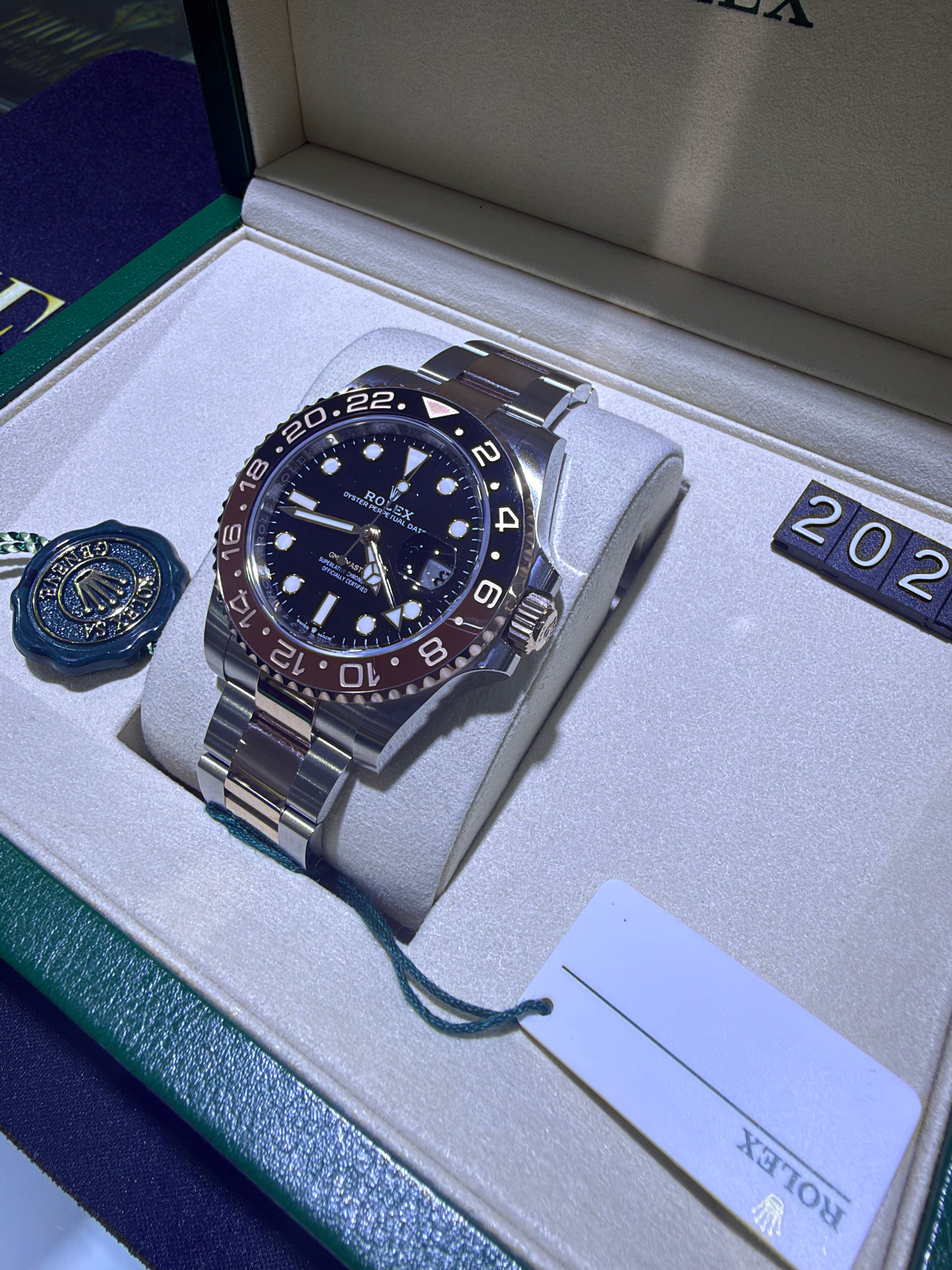 Rolex GMT-Master II Root Beer Black Dial on Oyster 126711CHNR Complete 2026