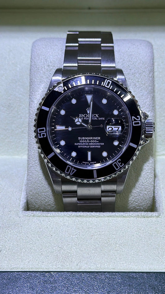 Rolex Submariner Black Dial on Oyster 16610